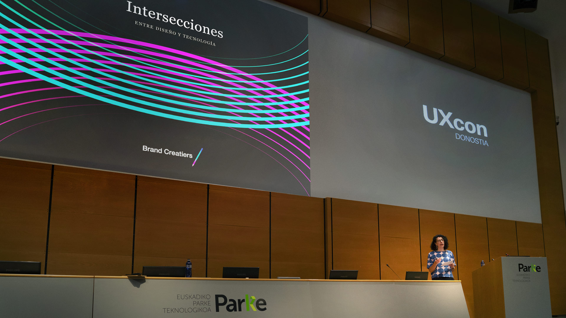 Oihana Alberdi, from Brand Creatiers, delivering the presentation 'Intersections between Design and Technology' at UX-con.